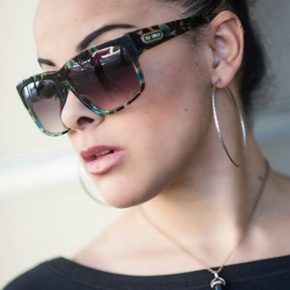 Fly Girls Sunglasses ? Free Flying main image 4